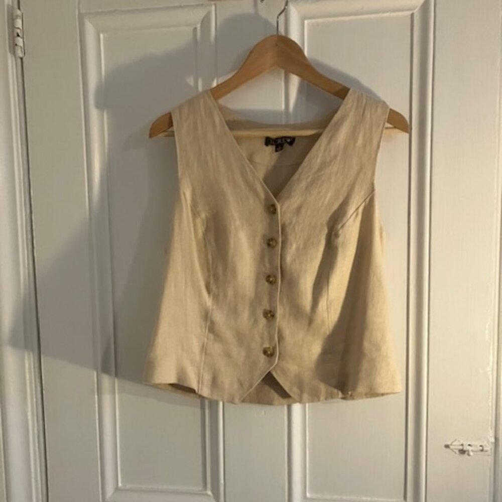 J. Crew Linen v-neck oatmeal vest with horn buttons. Size 8.